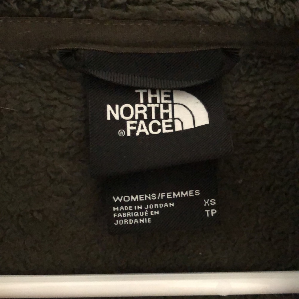 Womens North Face pullover - Picture 2 of 4